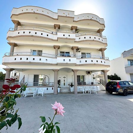 Apartmens Xhenis Lux أولتْسي المظهر الخارجي الصورة