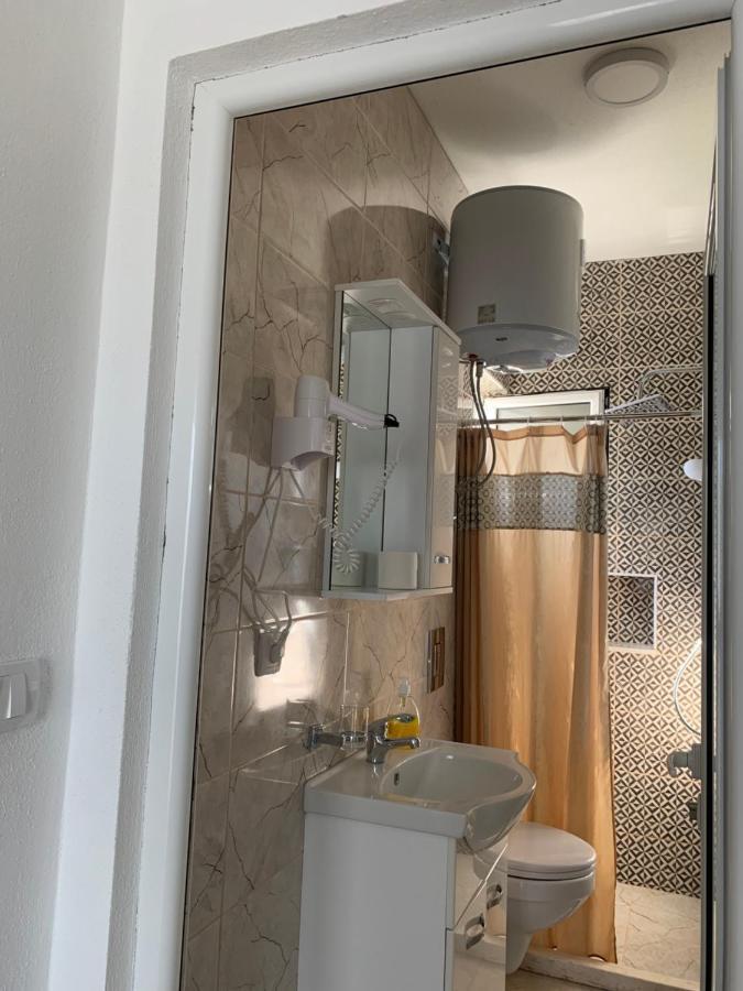 Apartmens Xhenis Lux أولتْسي المظهر الخارجي الصورة