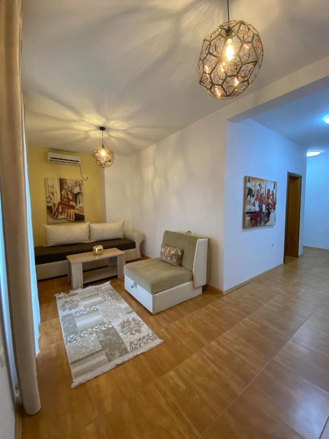 Apartmens Xhenis Lux أولتْسي المظهر الخارجي الصورة