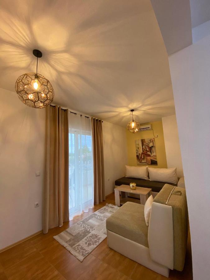 Apartmens Xhenis Lux أولتْسي المظهر الخارجي الصورة