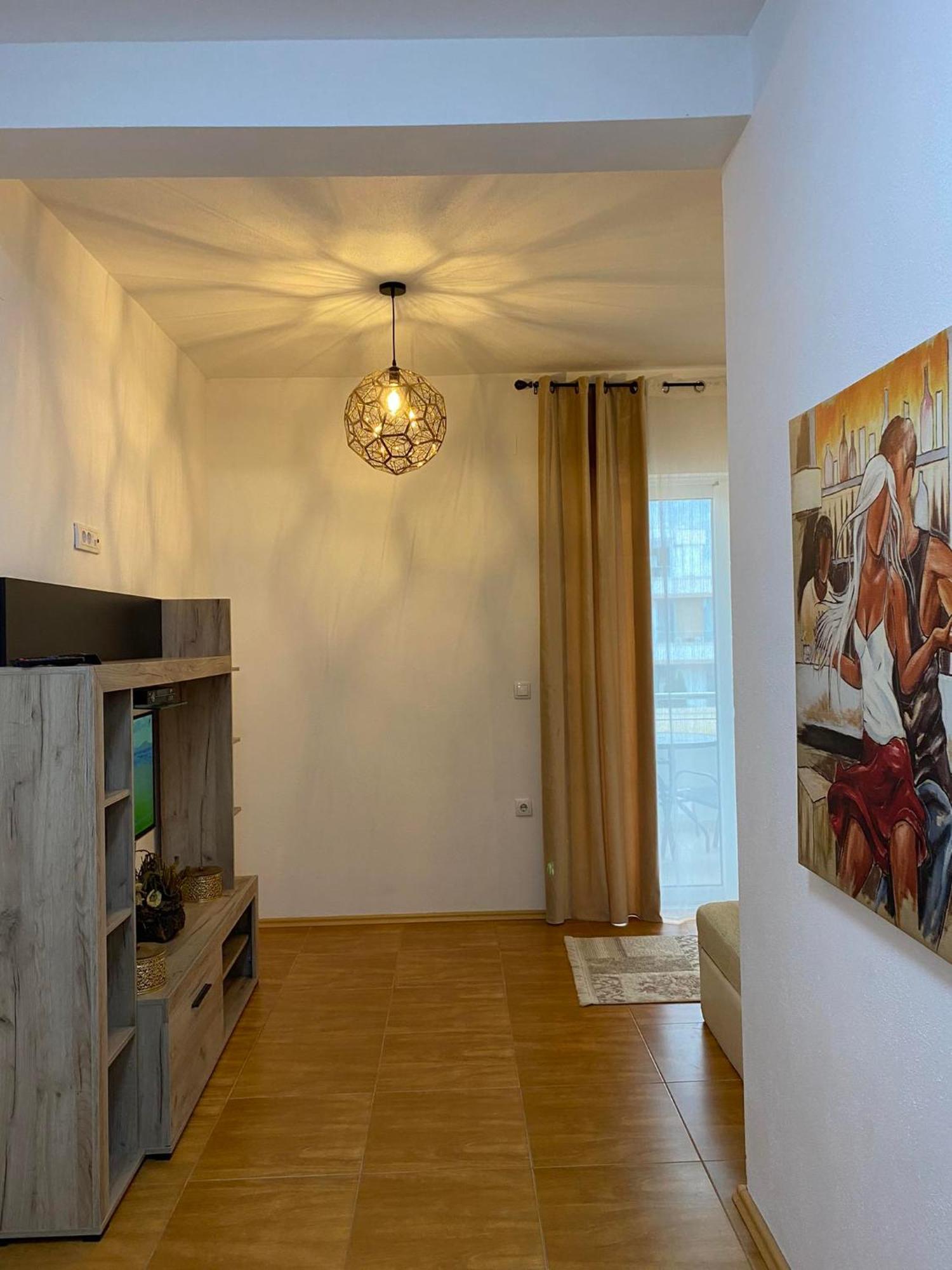 Apartmens Xhenis Lux أولتْسي المظهر الخارجي الصورة
