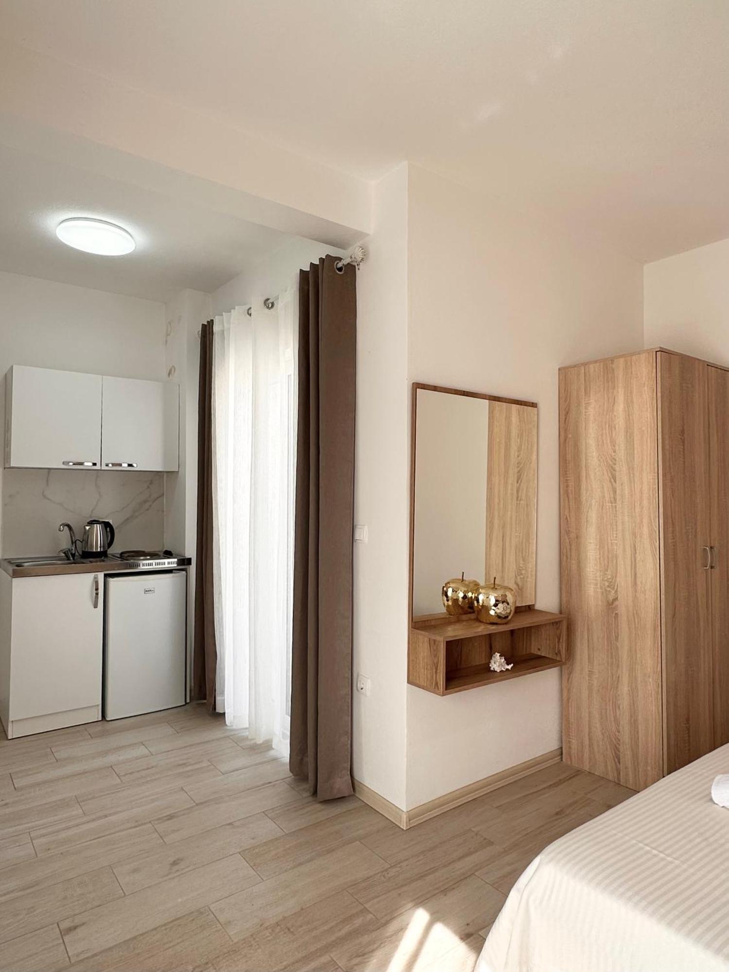 Apartmens Xhenis Lux أولتْسي المظهر الخارجي الصورة