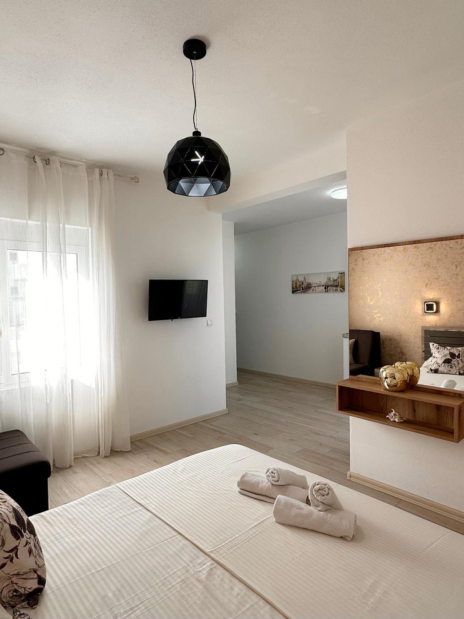 Apartmens Xhenis Lux أولتْسي المظهر الخارجي الصورة