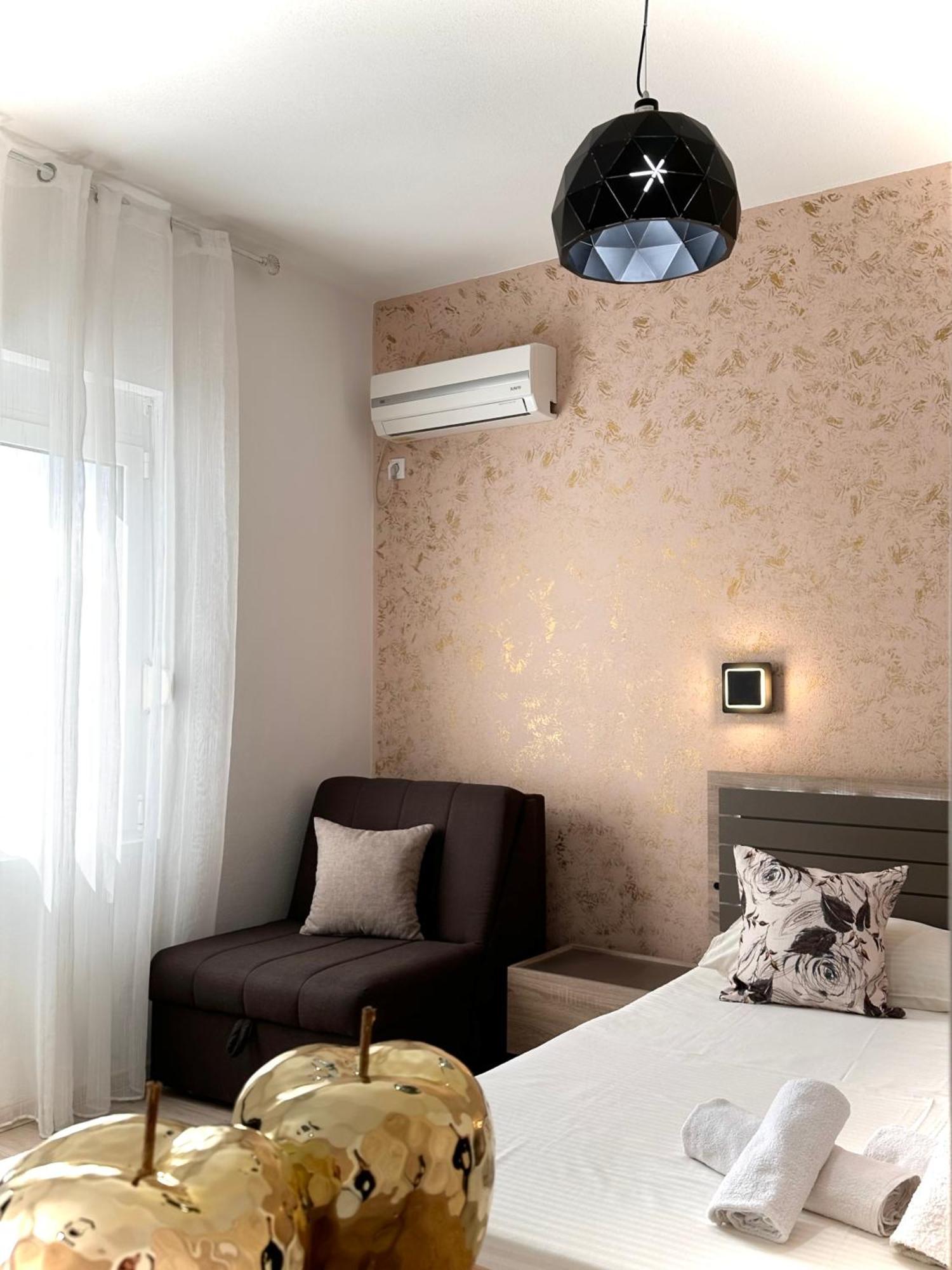 Apartmens Xhenis Lux أولتْسي المظهر الخارجي الصورة
