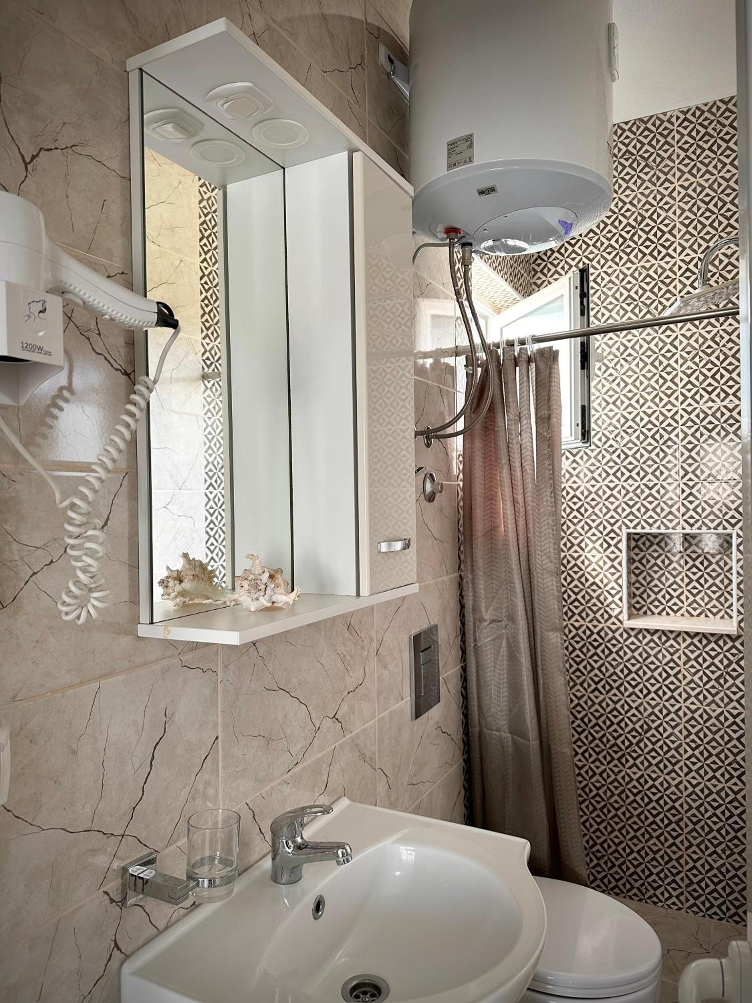 Apartmens Xhenis Lux أولتْسي المظهر الخارجي الصورة