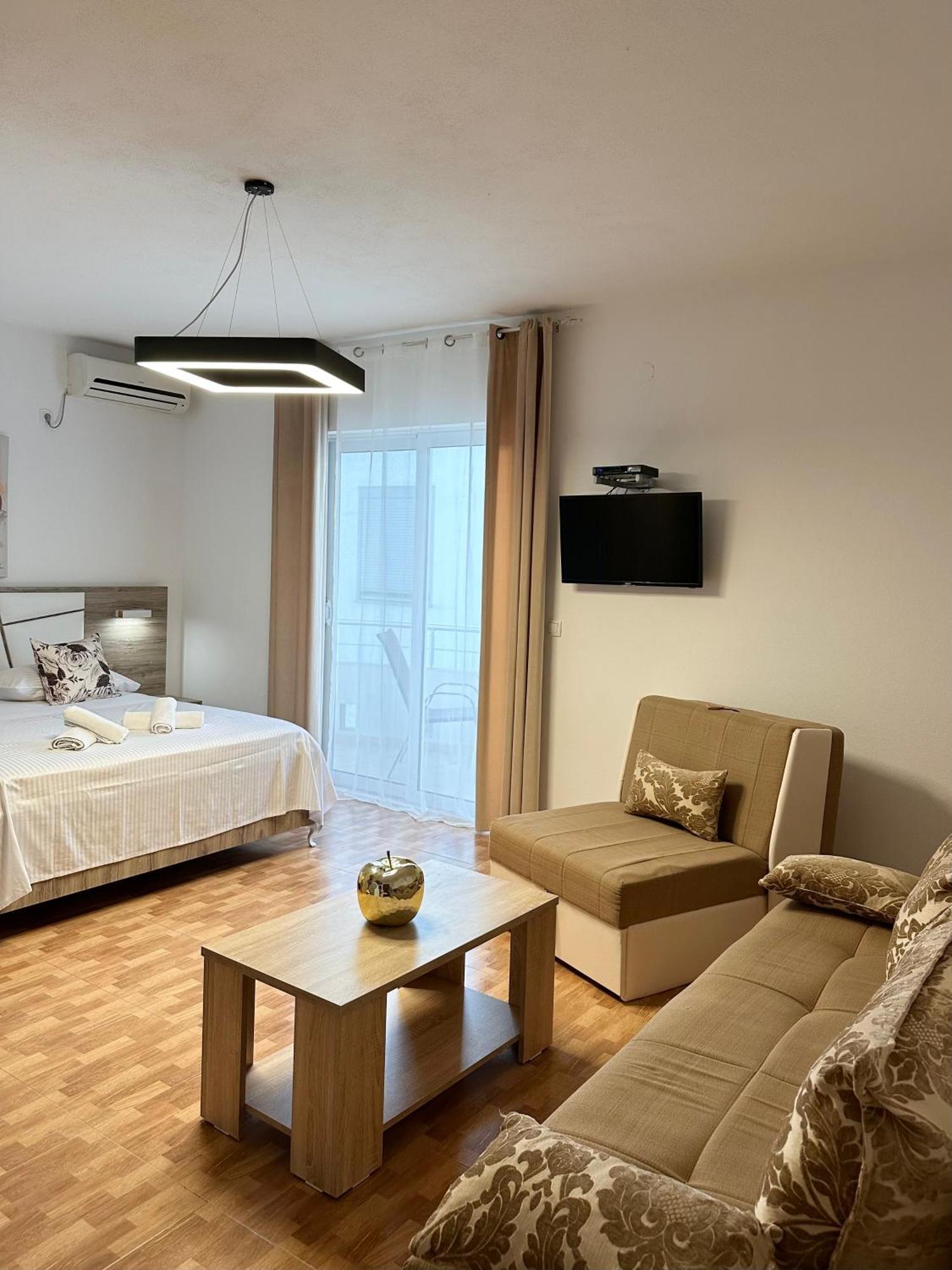 Apartmens Xhenis Lux أولتْسي المظهر الخارجي الصورة