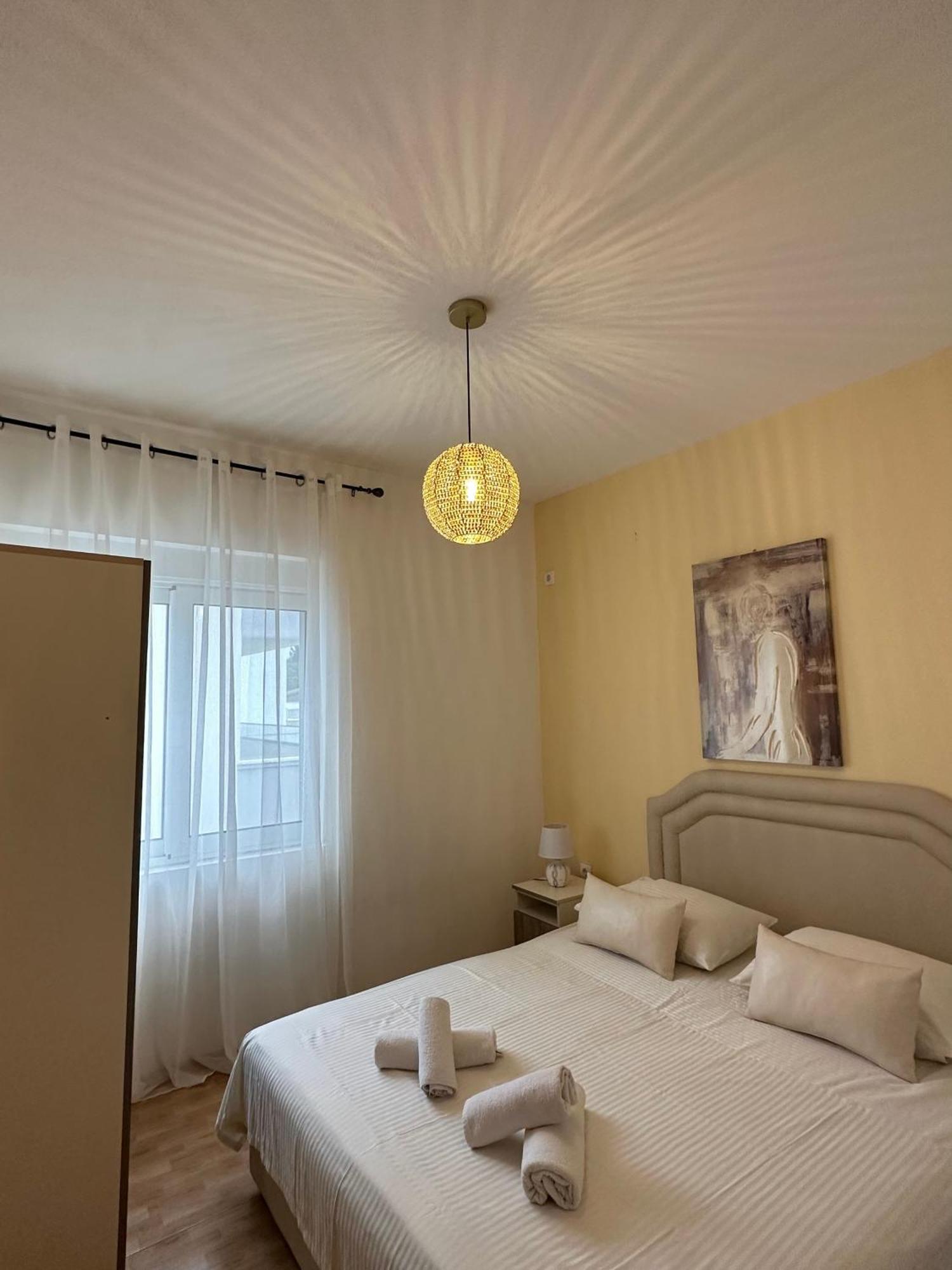 Apartmens Xhenis Lux أولتْسي المظهر الخارجي الصورة