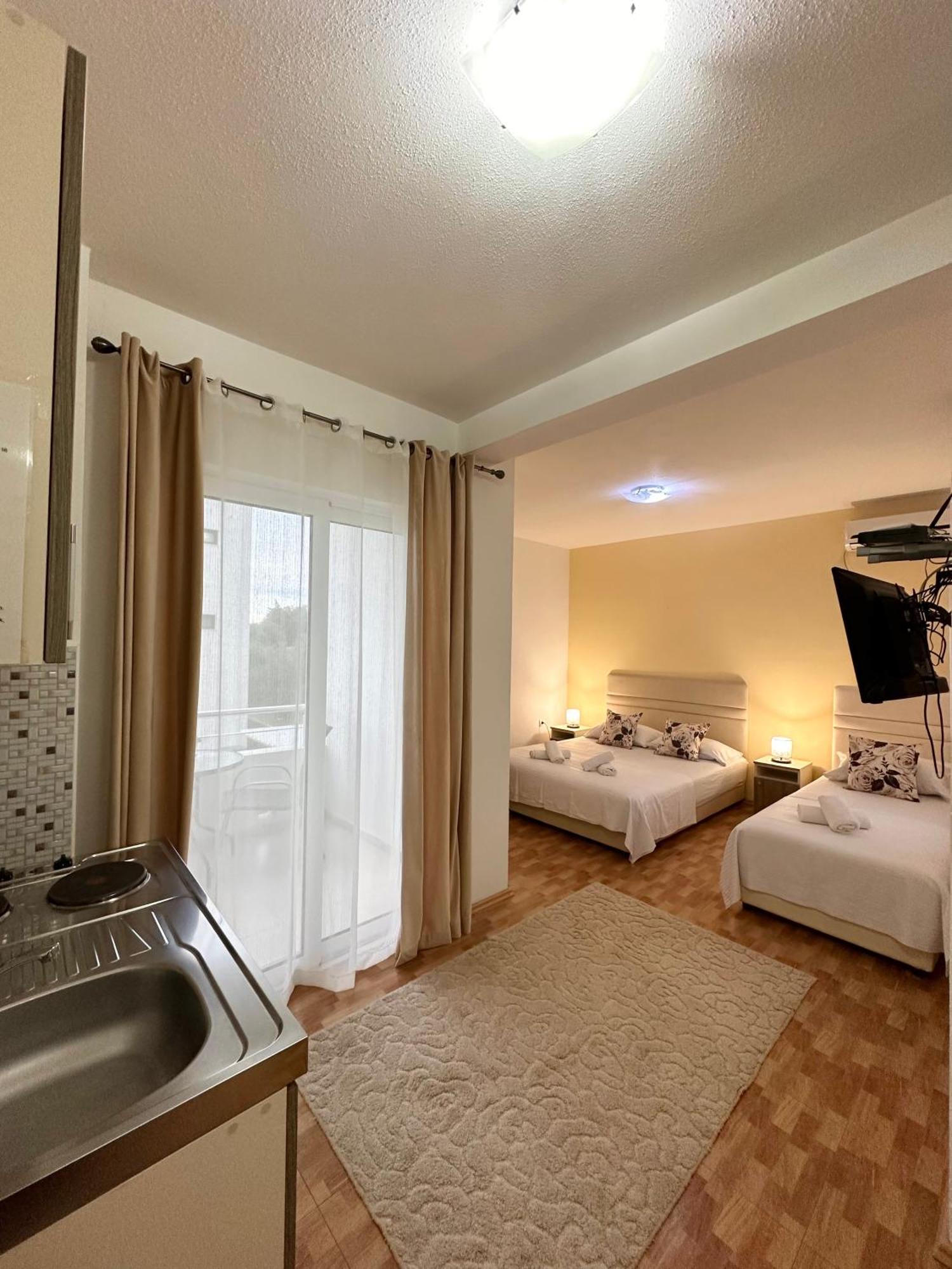 Apartmens Xhenis Lux أولتْسي المظهر الخارجي الصورة