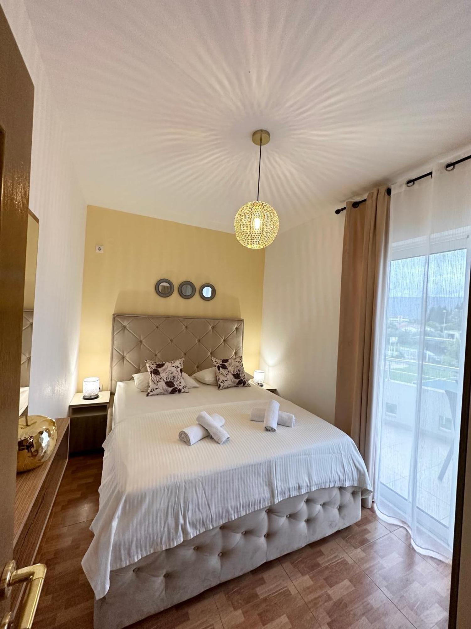 Apartmens Xhenis Lux أولتْسي المظهر الخارجي الصورة