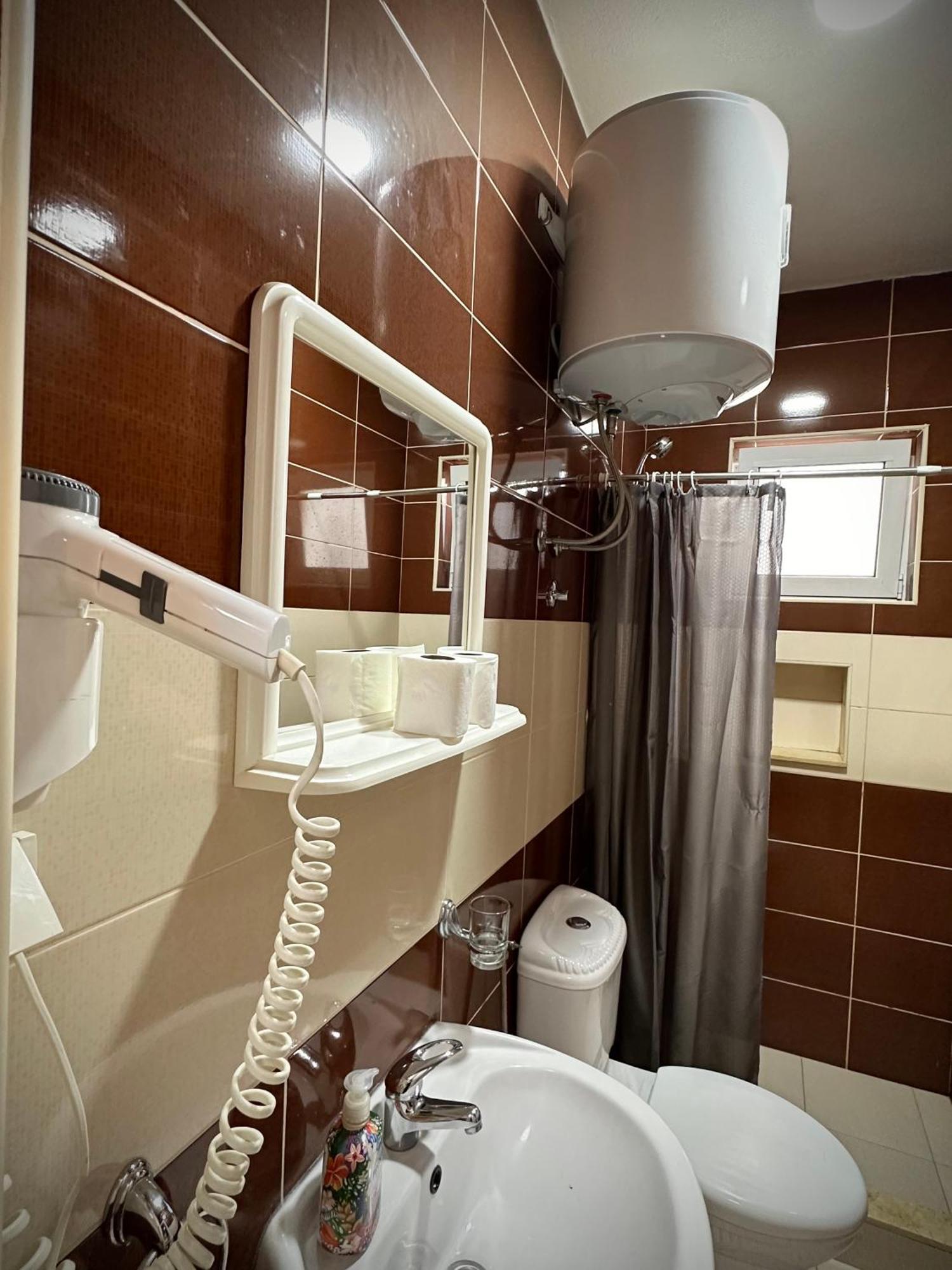 Apartmens Xhenis Lux أولتْسي المظهر الخارجي الصورة