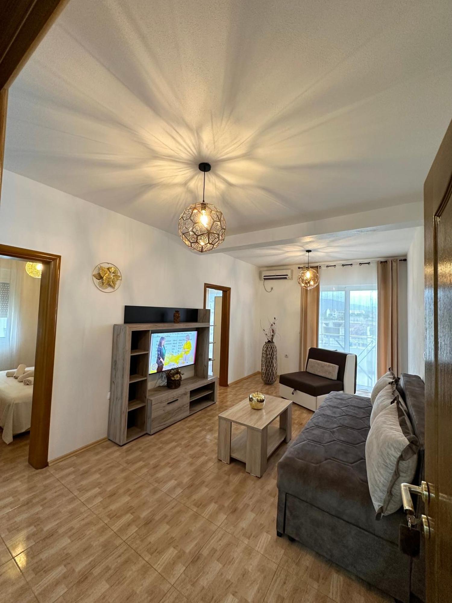 Apartmens Xhenis Lux أولتْسي المظهر الخارجي الصورة