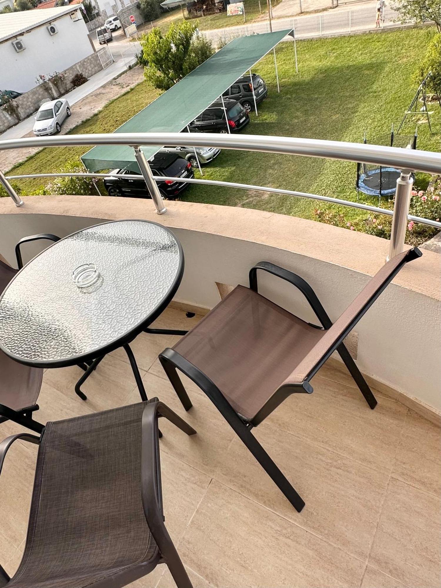 Apartmens Xhenis Lux أولتْسي المظهر الخارجي الصورة
