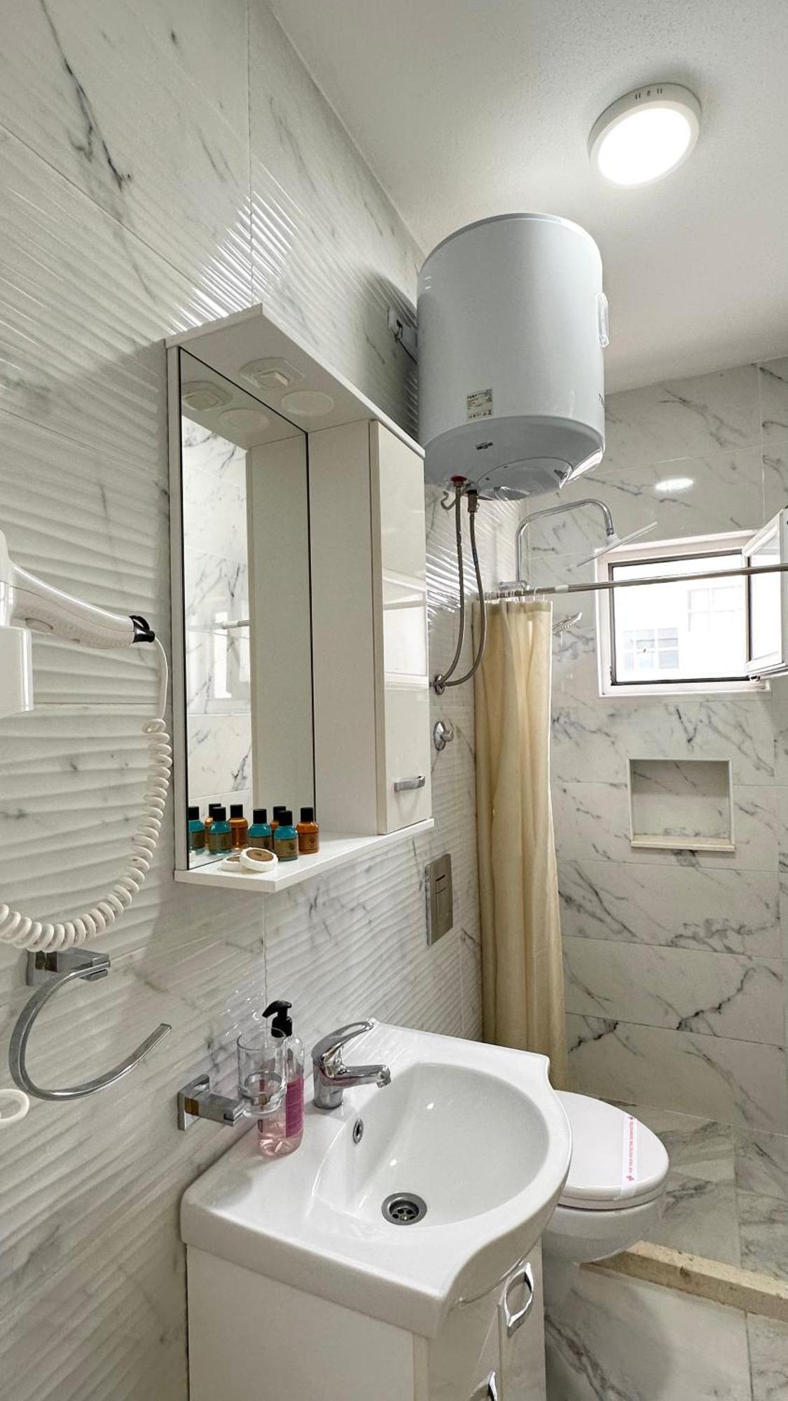 Apartmens Xhenis Lux أولتْسي المظهر الخارجي الصورة