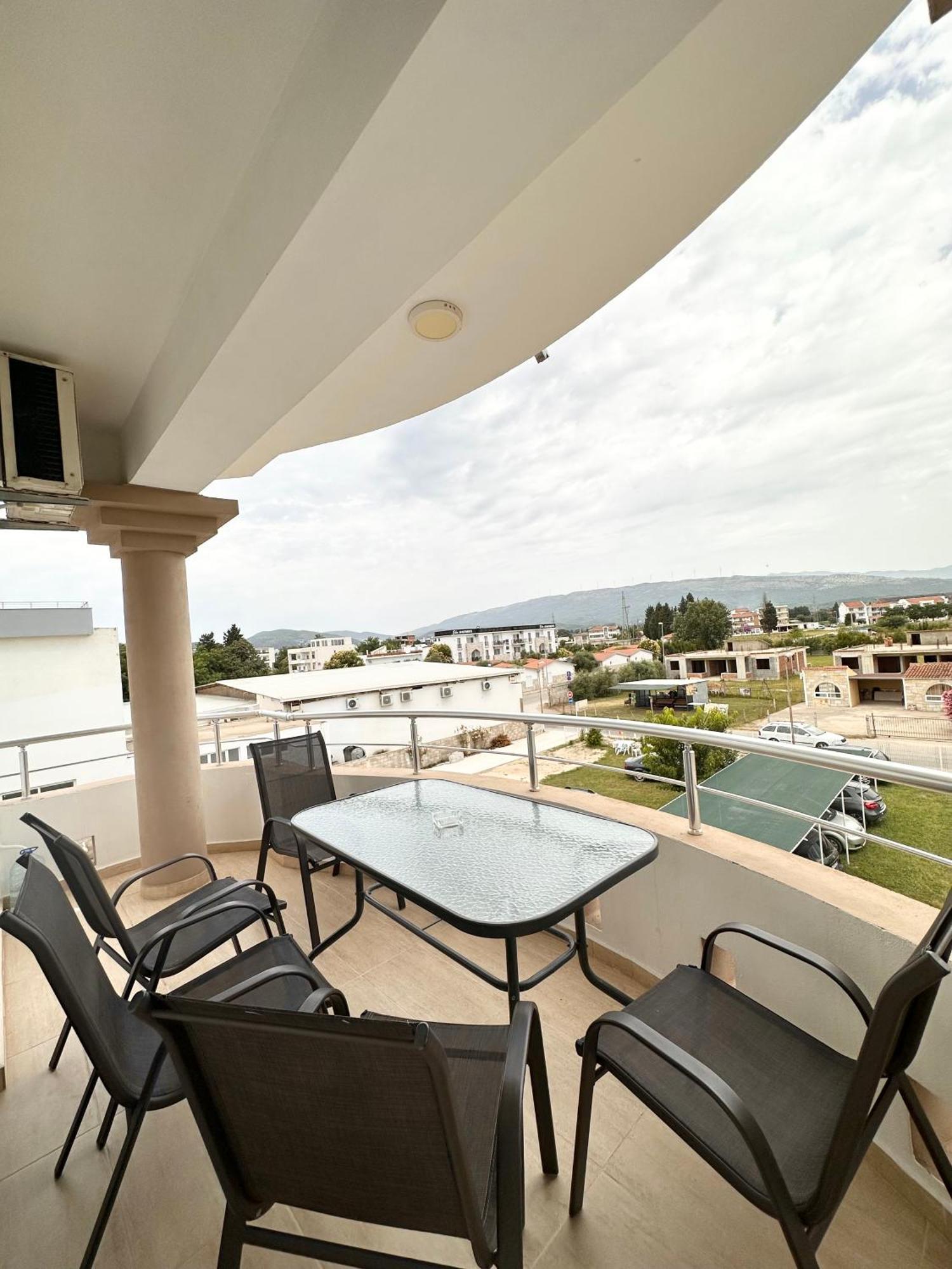 Apartmens Xhenis Lux أولتْسي المظهر الخارجي الصورة